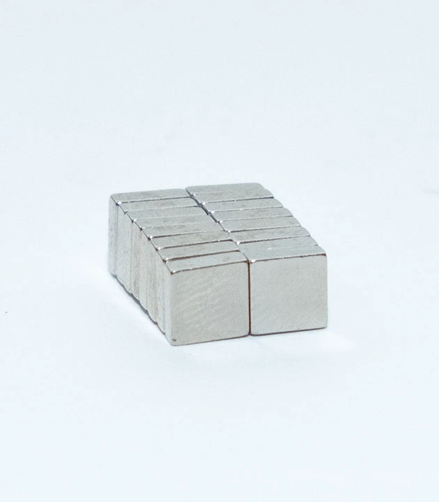 6mm x 6mm x 2mm Dikdörtgen N35 Neodyum Mıknatıs